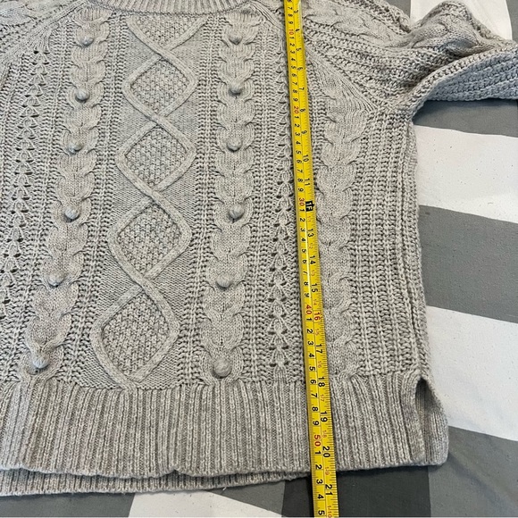 J. Crew Azra Lambswool Blend Light Grey Cable Knit Popcorn Sweater sz Small - Picture 10 of 12
